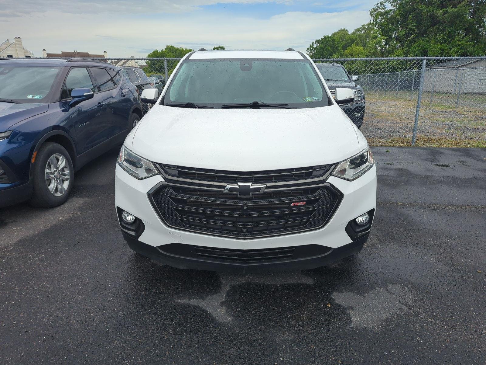 Used 2021 Summit White Chevrolet RS image 2