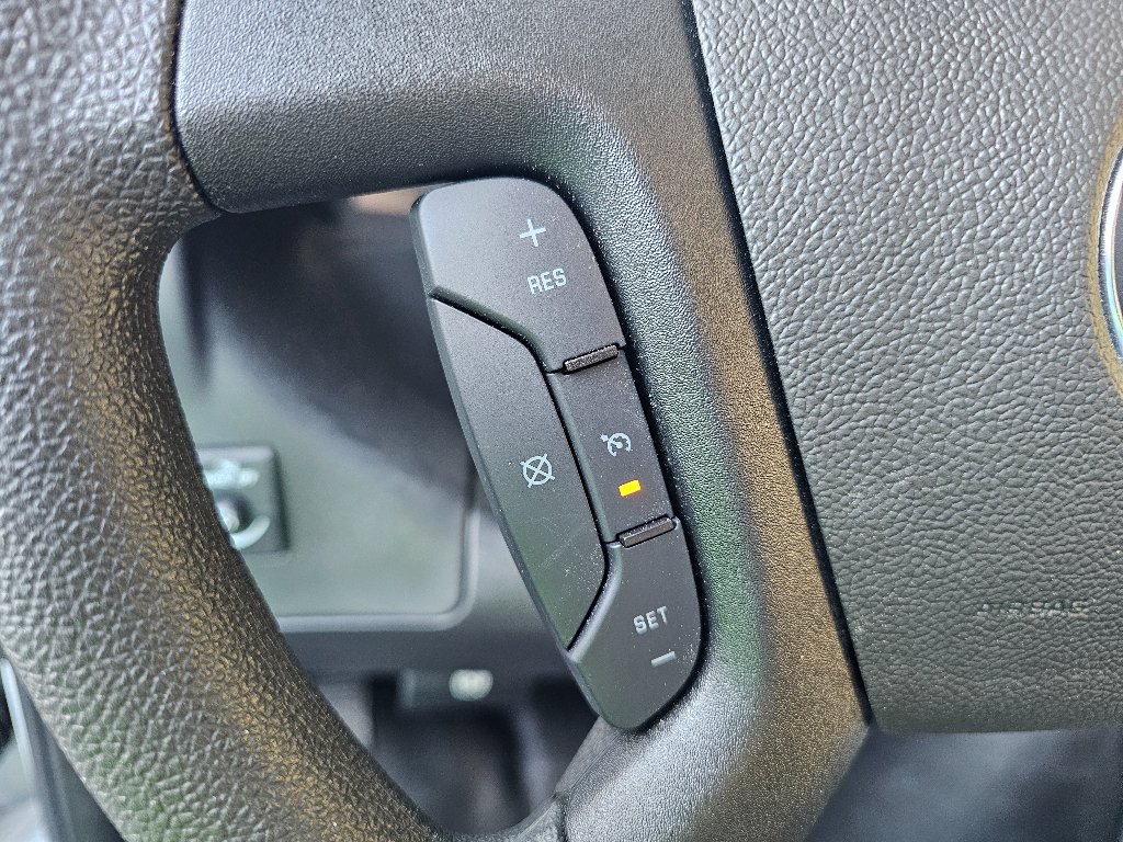 New 2025 Summit White GMC 1WT image 30
