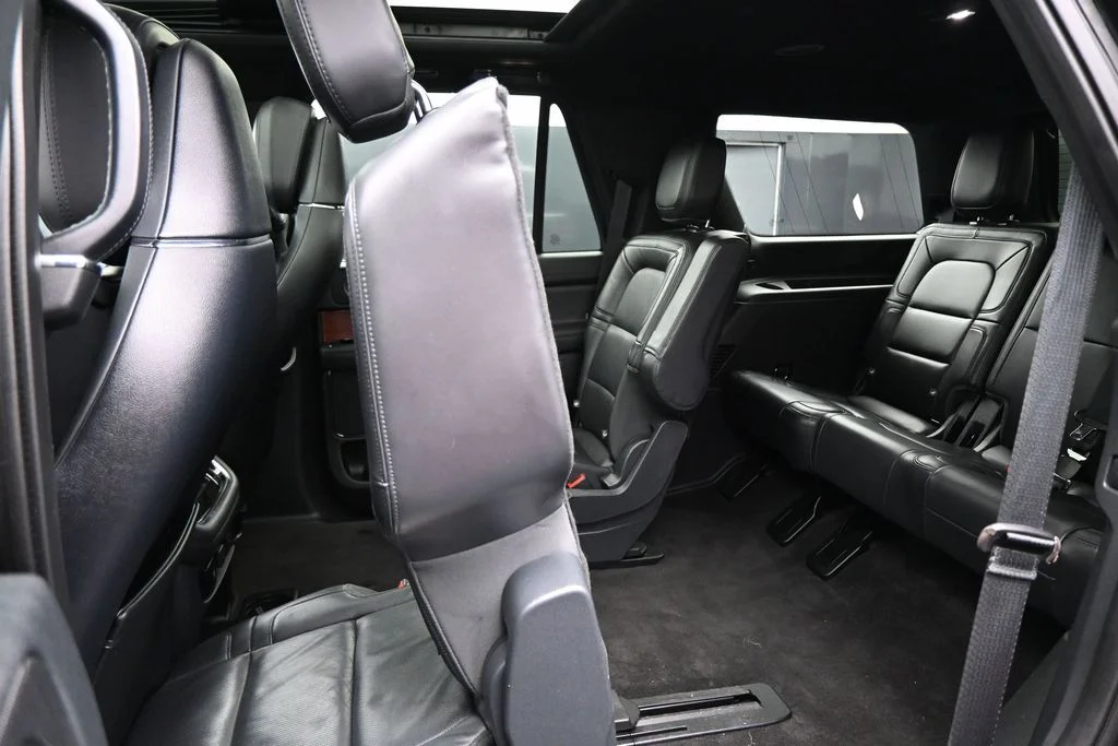Used 2023 Black Lincoln Reserve image 32
