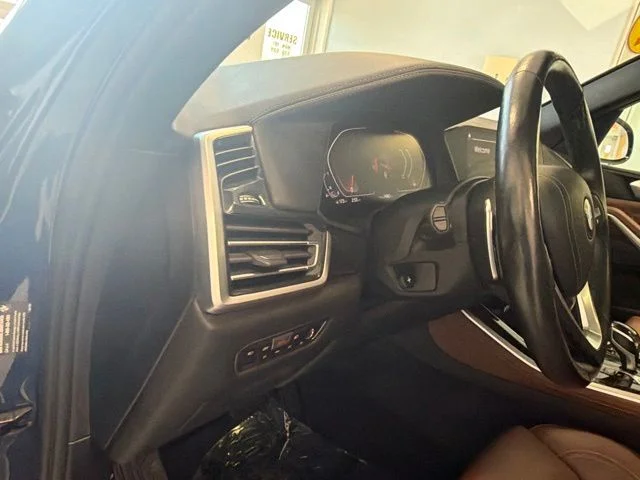 Used 2019 Blue BMW xDrive40i image 17