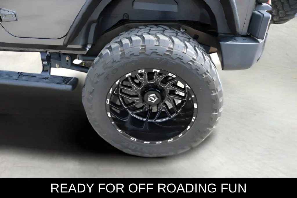 Used 2018 Gray Jeep Unlimited Sport image 10