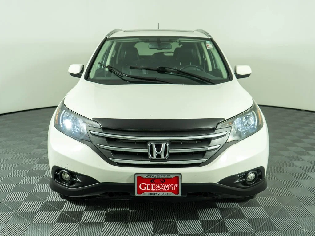 Used 2013 White Honda Touring image 2