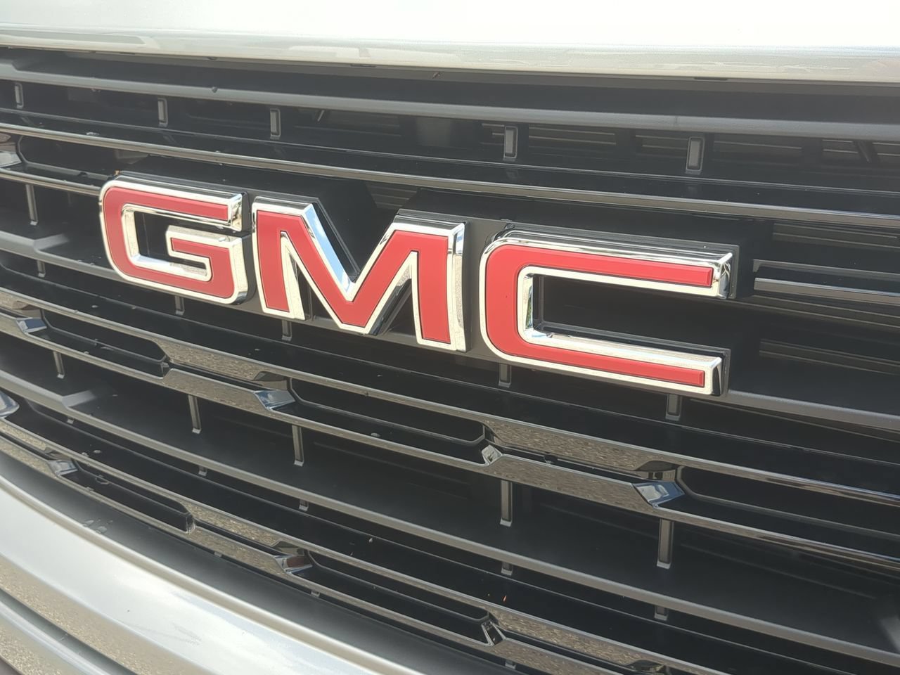 New 2026 Sterling Metallic GMC Elevation image 30