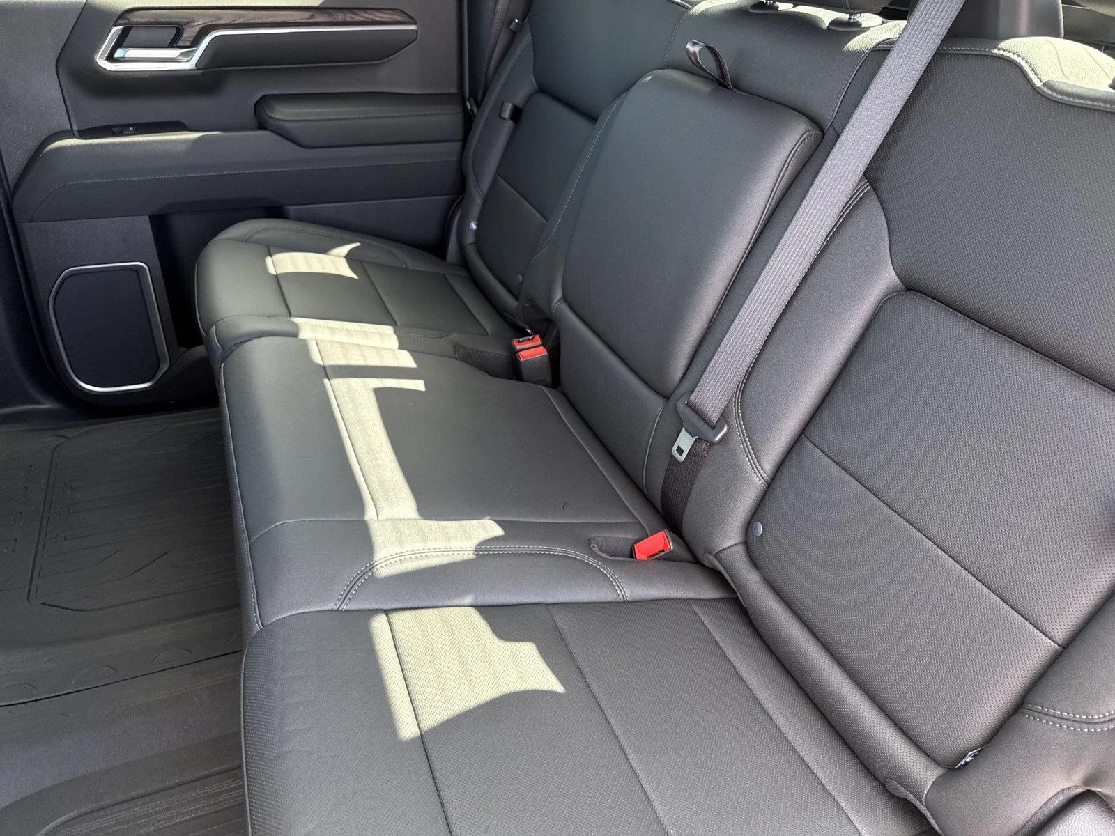 New 2026 Sterling Metallic GMC SLT image 31