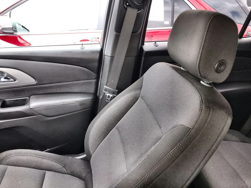 Used 2023 White Chevrolet LT image 23