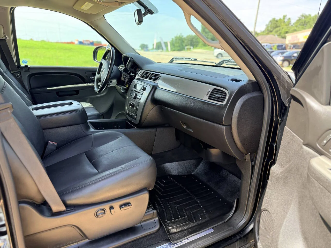 Used 2013 Black Chevrolet LTZ 4x4 4dr Crew Cab 5.8 ft. SB image 19