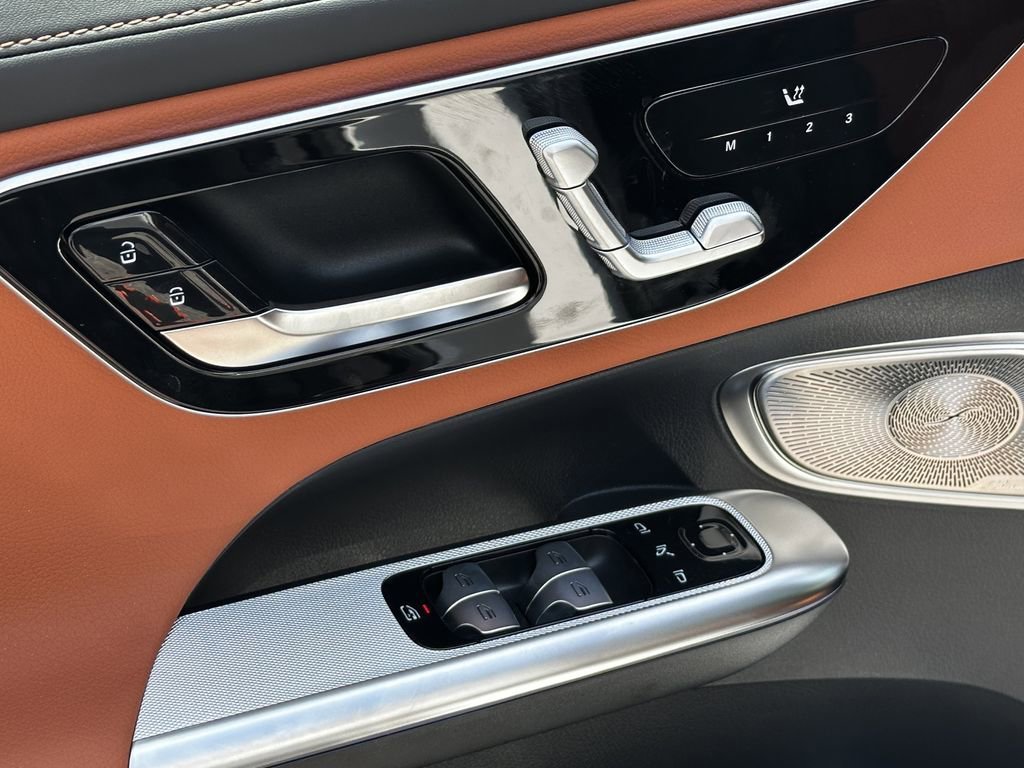 New 2026 Polar White Mercedes-Benz GLC 300 image 12