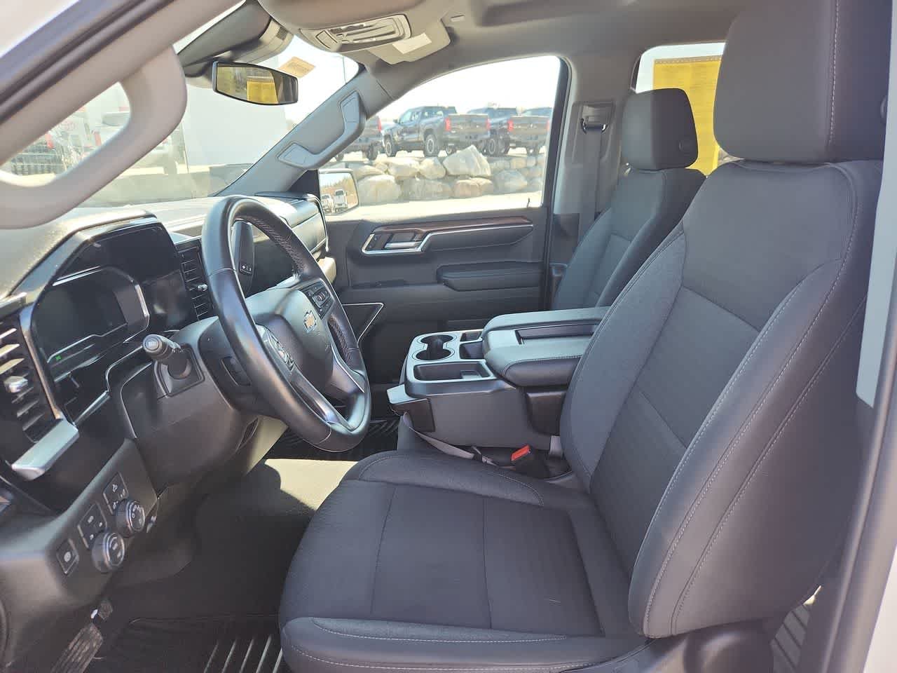 2024 Chevrolet Silverado 1500 LT - Photo 13
