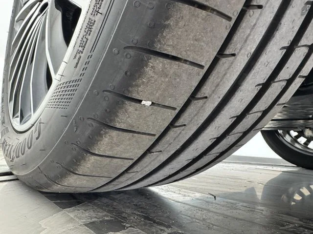 New 2027 White Mercedes-Benz GLC 300 image 11