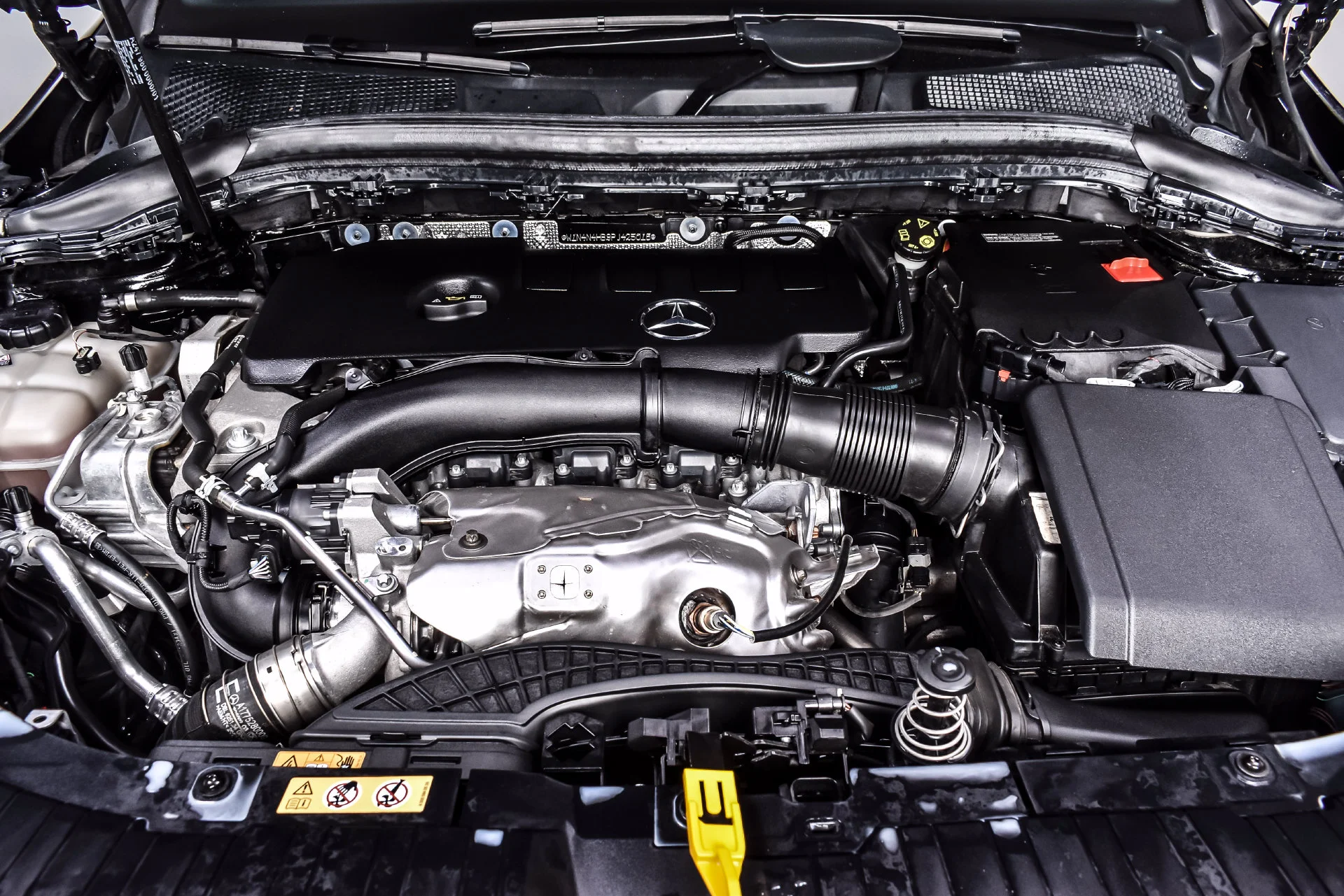 Used 2023  Mercedes-Benz GLA 250 image 9
