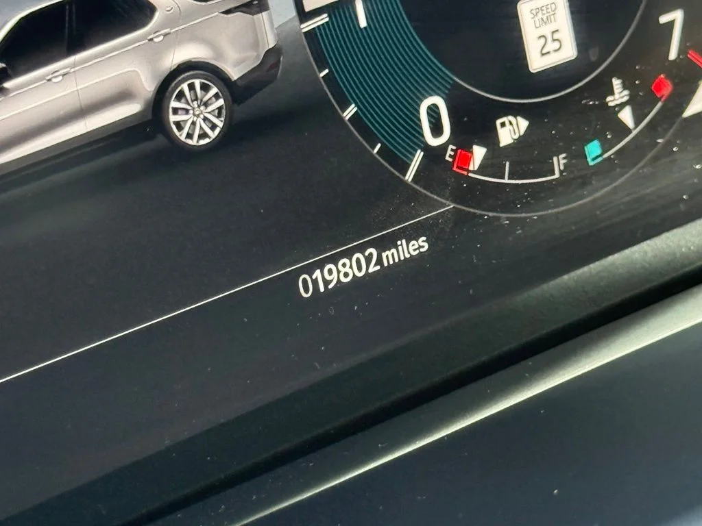 Used 2024 Blue Land Rover Dynamic SE image 19