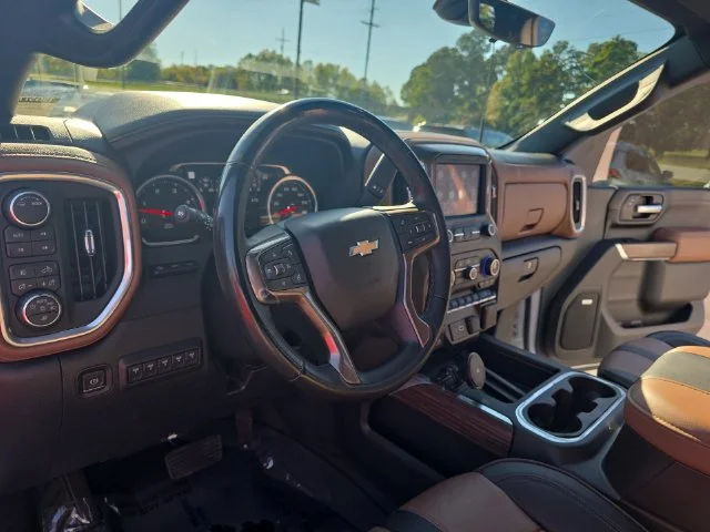 Used 2023 Beige Chevrolet High Country image 17