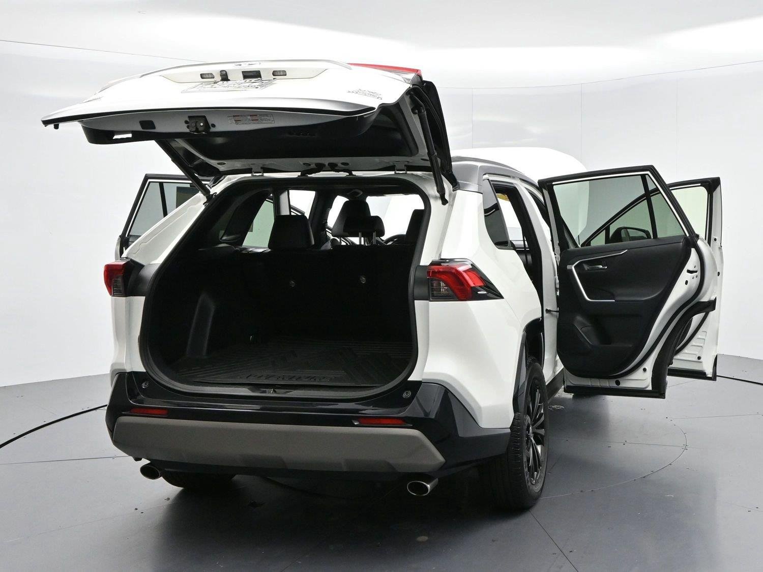 Used 2022  Toyota Hybrid XSE image 46