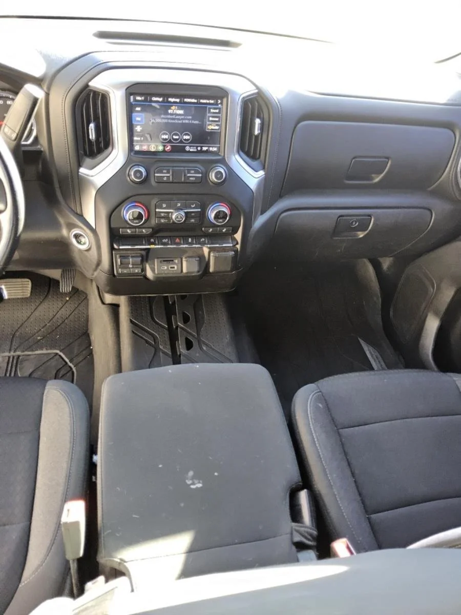 Used 2021 SHADOW GRAY METALLIC Chevrolet LT image 4