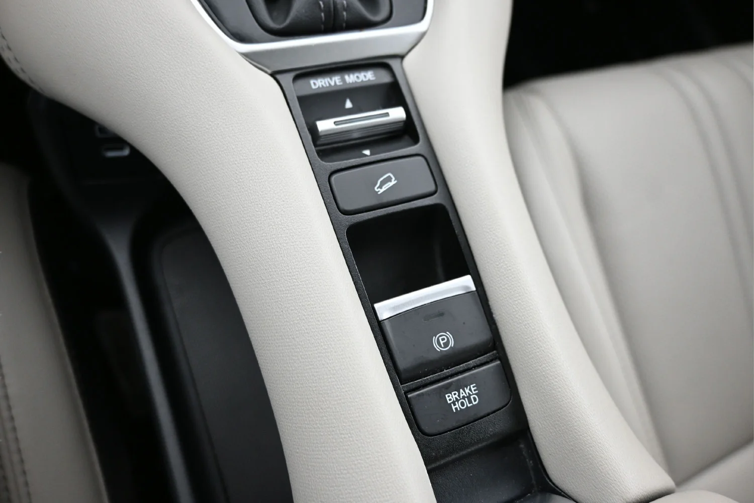 Used 2024 Silver Honda AWD EX-L image 21