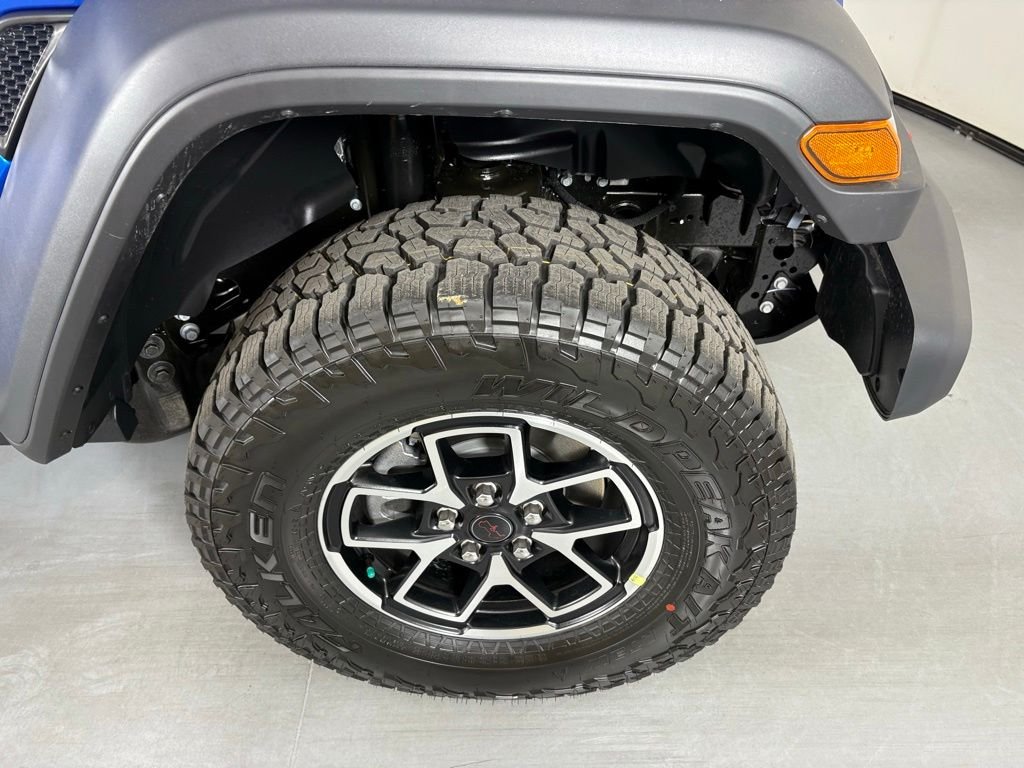 New 2026 Hydro Blue Pearl-Coat Exterior Paint Jeep Rubicon image 10