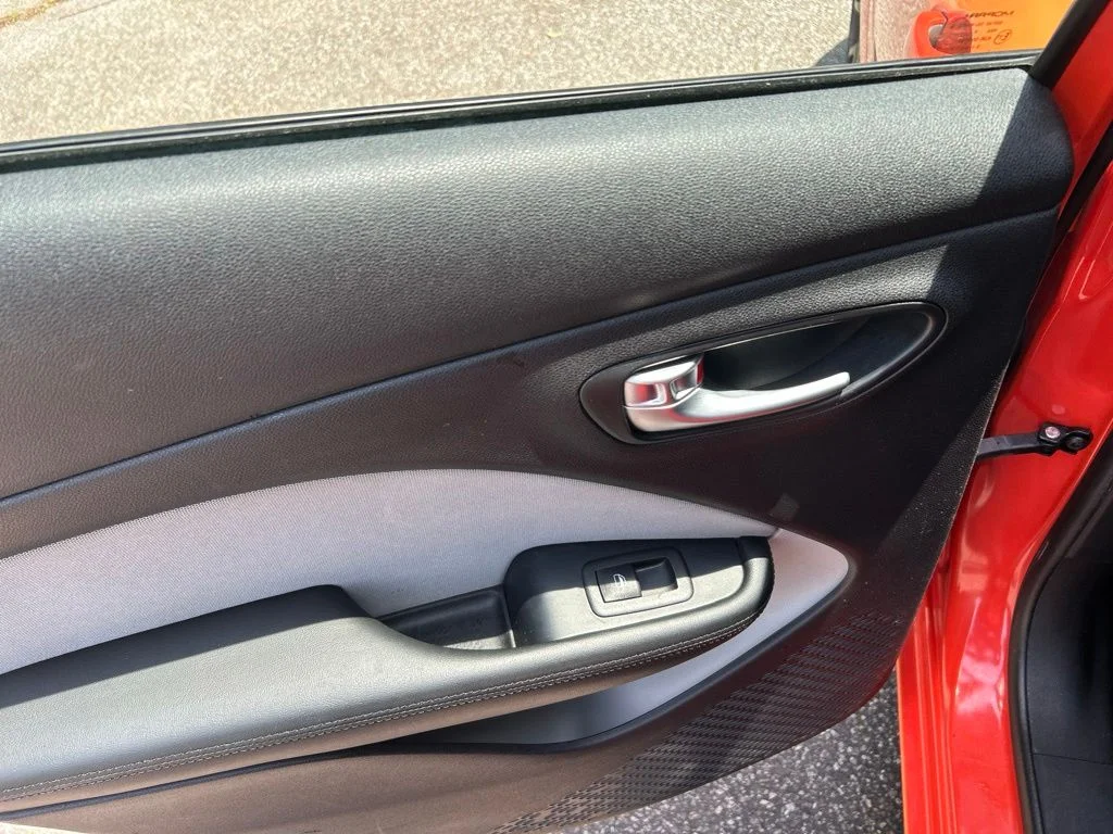 Used 2015 Orange Dodge SXT image 26