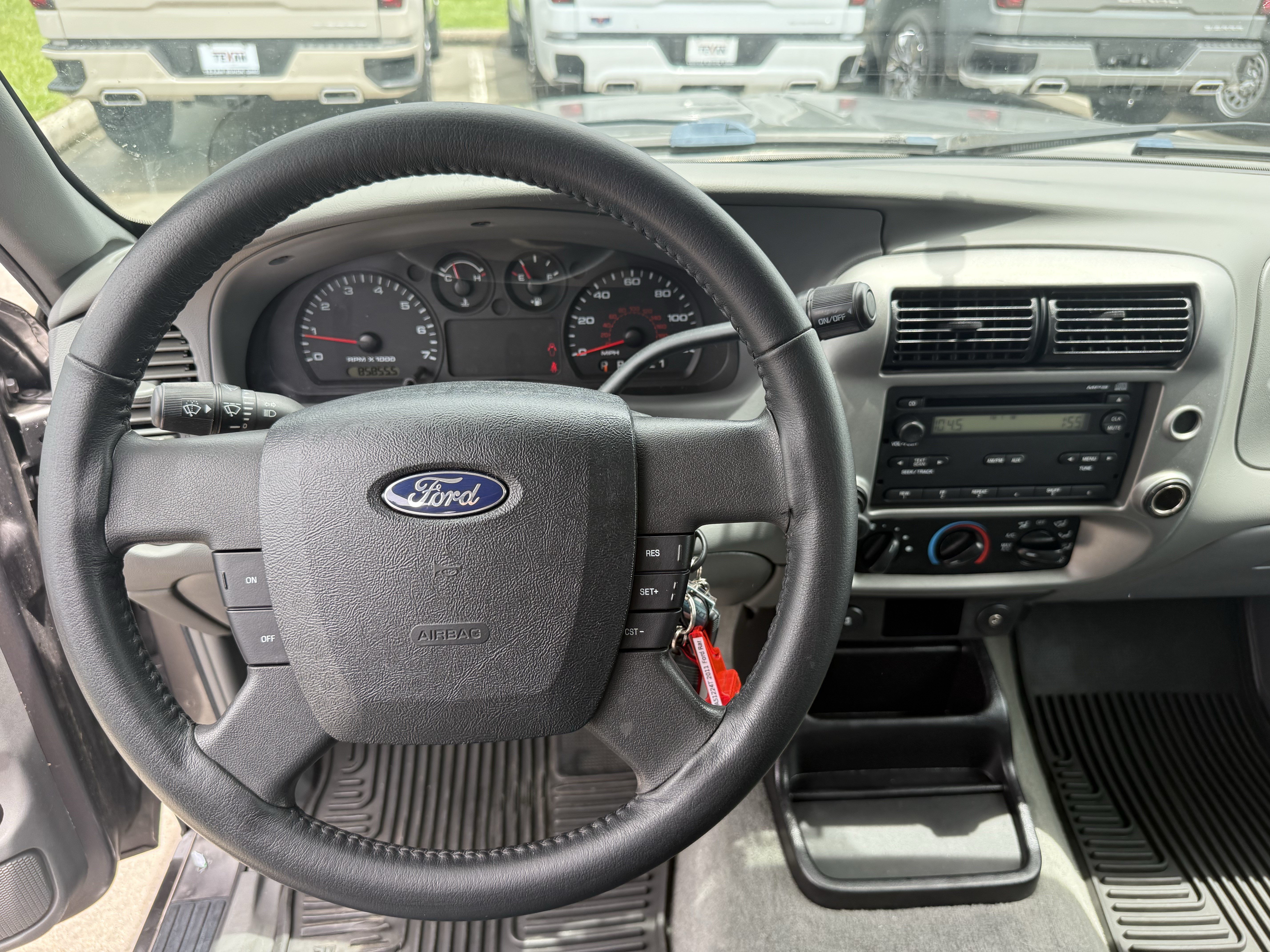Used 2011 Dark Shadow Gray Metallic Ford XLT image 13