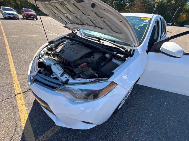Used 2015 Super White Toyota LE image 17
