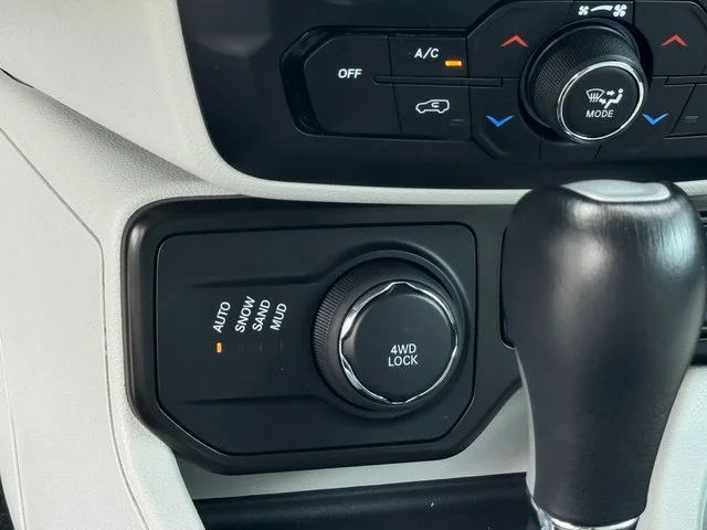 Used 2022 Blue Jeep Limited image 18