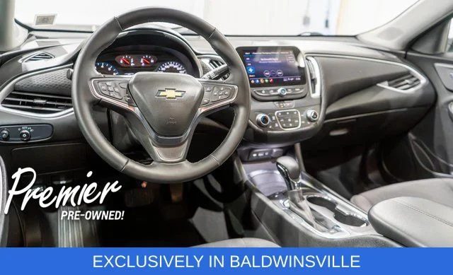 Used 2025 White Chevrolet LT image 11