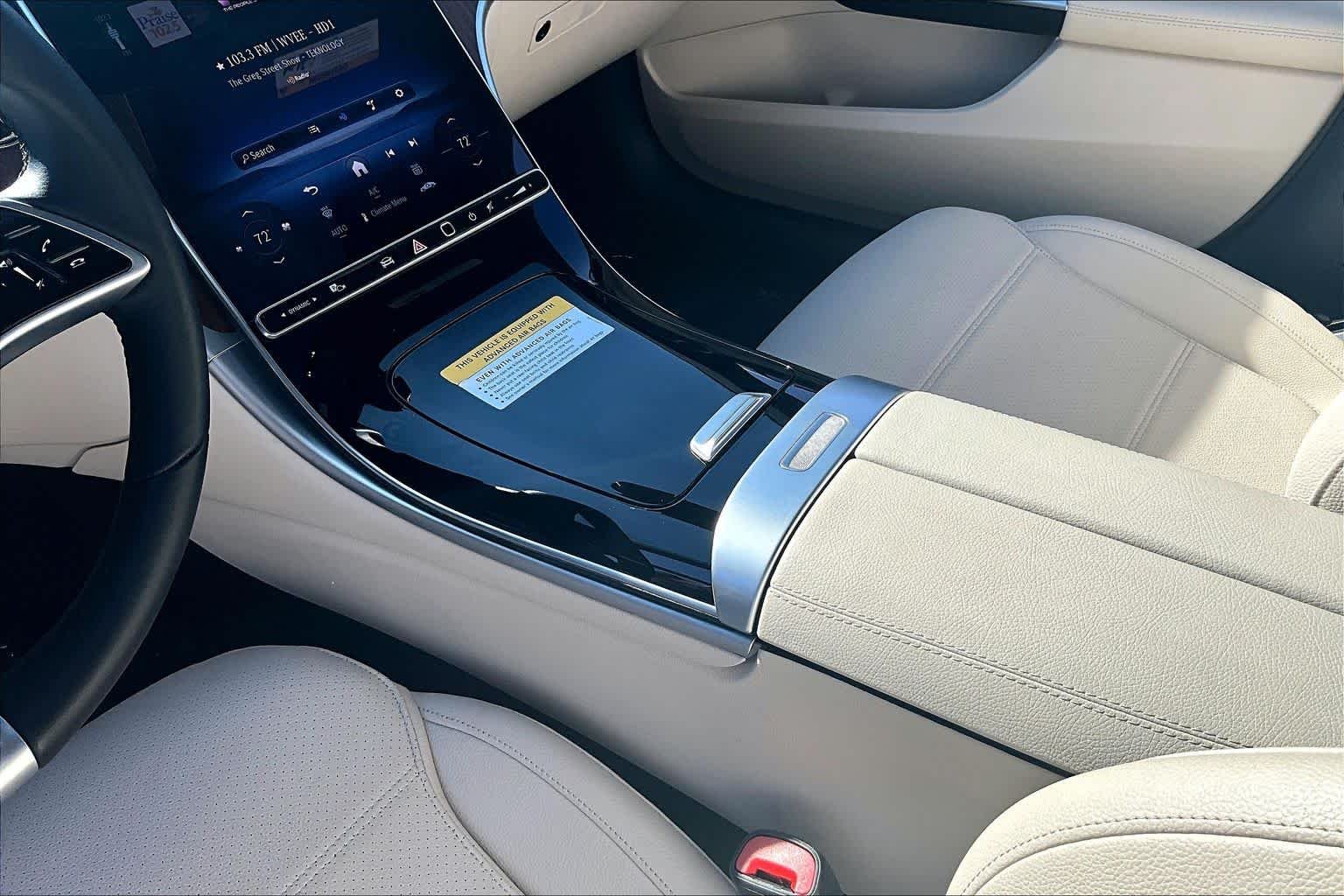 2025 Mercedes-Benz C-Class Sedan C 300 - Photo 17