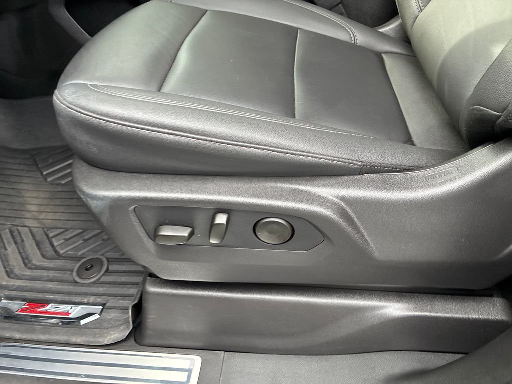 Used 2025 Gray Chevrolet RST image 11
