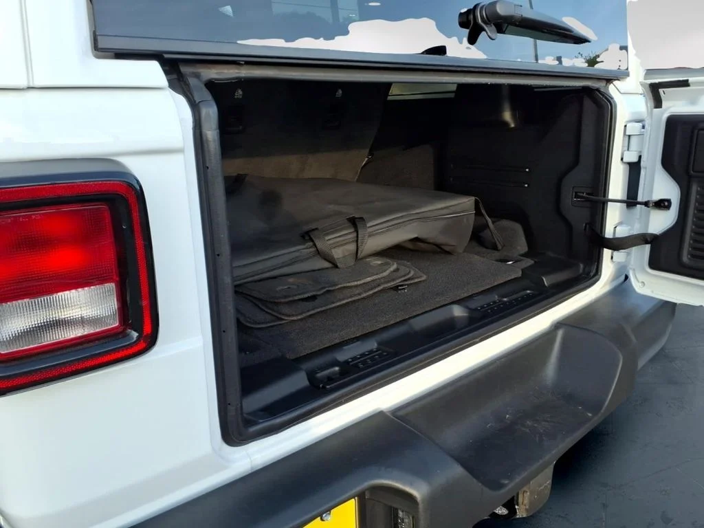 Used 2025 White Jeep Sport S image 11