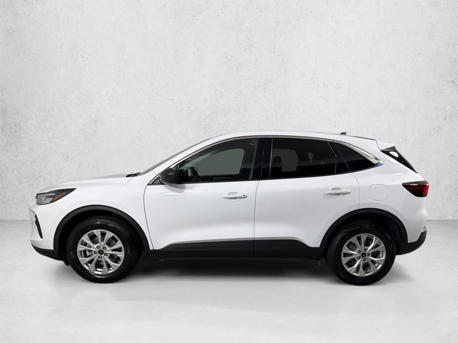 Used 2024 Oxford White Ford Active image 7
