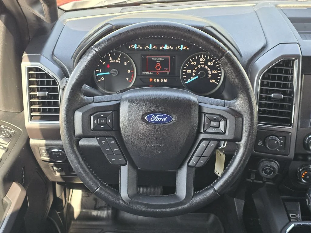 Used 2019 Ruby Red Metallic Tinted Clearcoat Ford XLT image 17