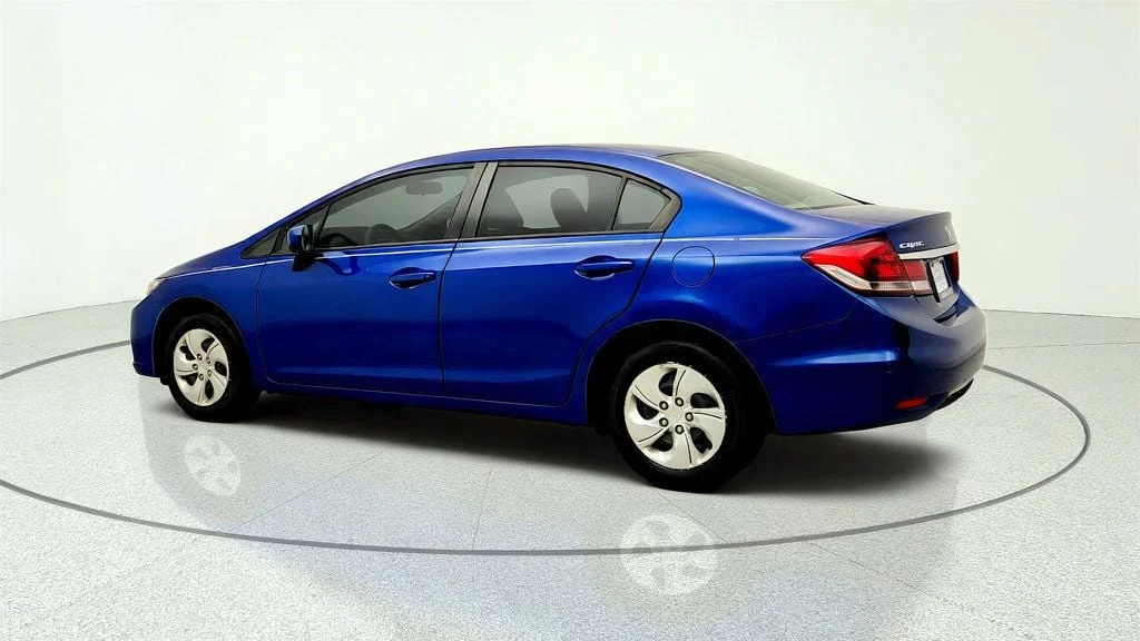 Used 2015 Dyno Blue Pearl Honda 4dr CVT LX image 7