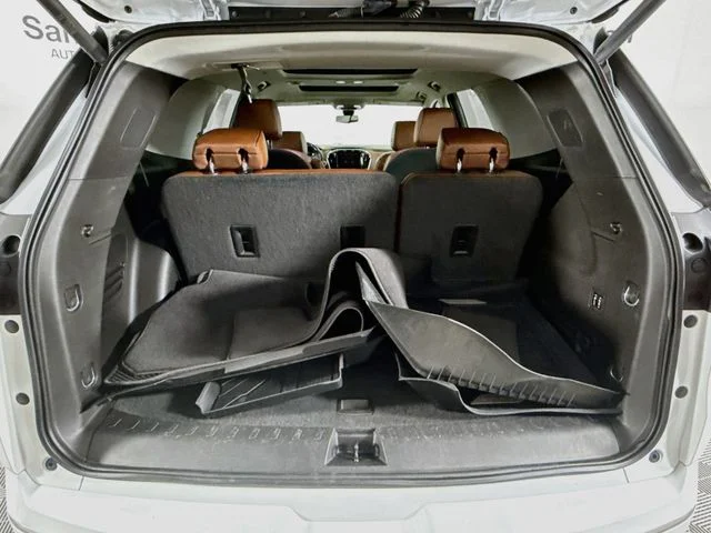 Used 2019 White Chevrolet High Country image 28