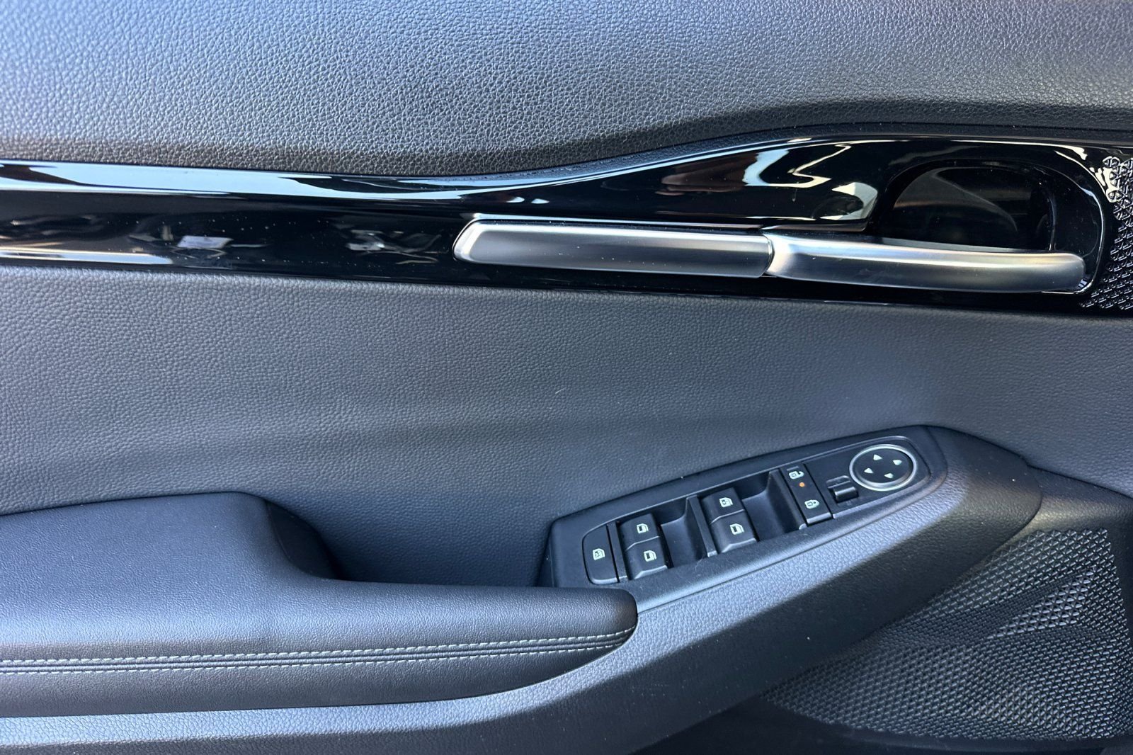 Used 2025 Gray Kia EX image 11