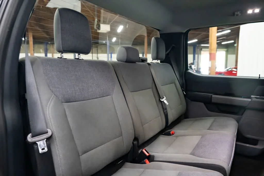 Used 2025 Agate Black Metallic Ford XLT image 29