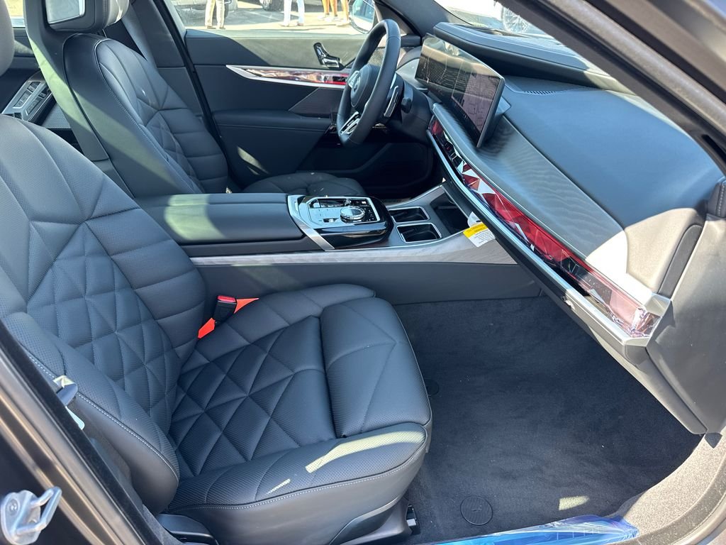 2026 BMW 7 Series 740i - Photo 14