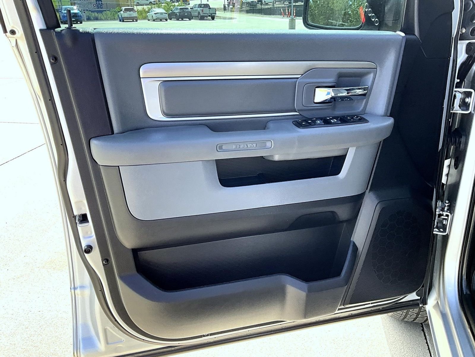 Used 2018 Bright Silver Clearcoat Metallic Ram Big Horn image 9
