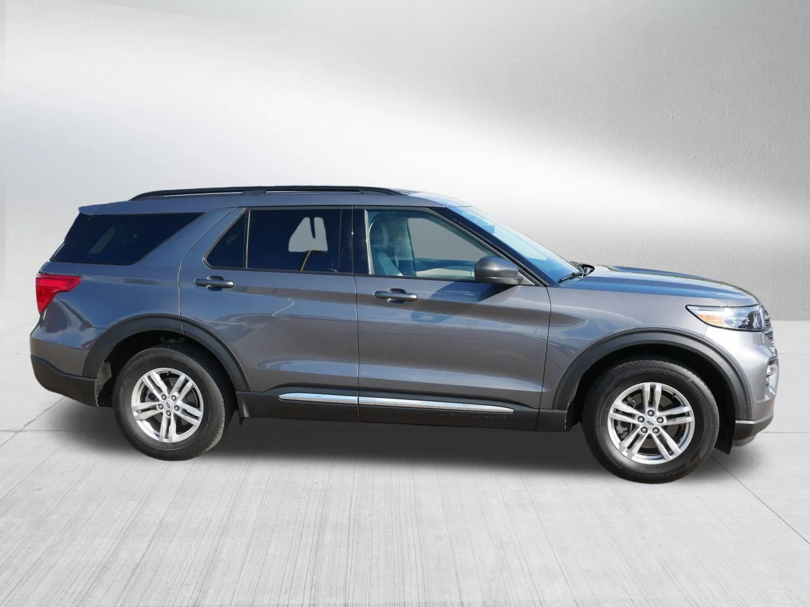Used 2023 Carbonized Gray Metallic Ford XLT image 8
