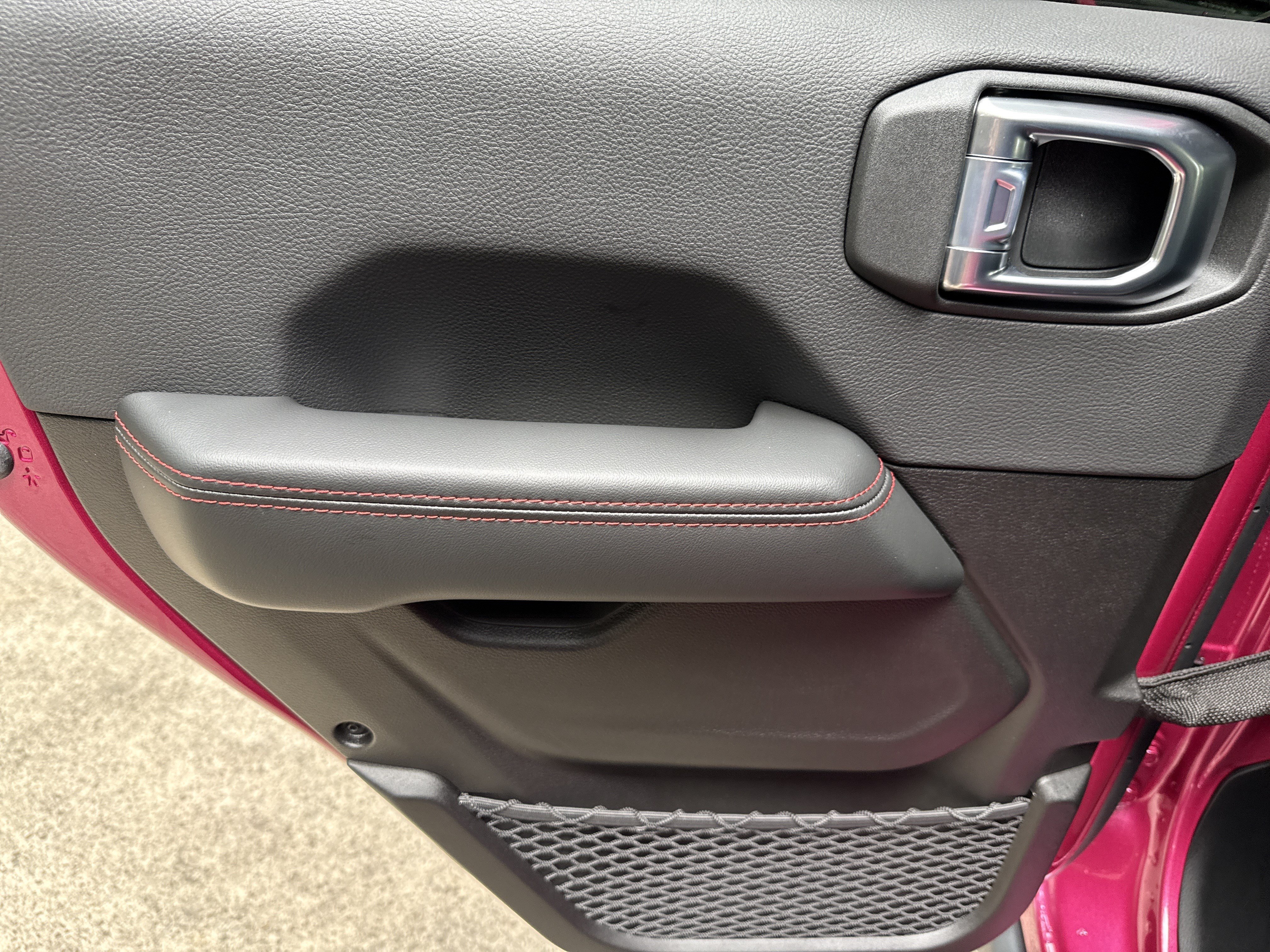 New 2026 Tuscadero Pearlcoat Jeep Rubicon image 24