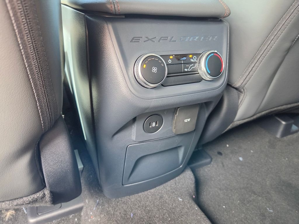 New 2026 Star White Metallic Tri-Coat Ford Active image 19