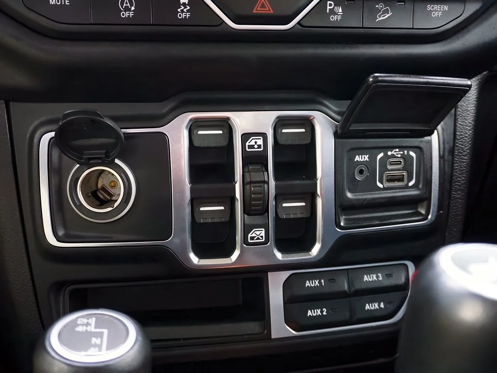 2020 Jeep Wrangler Unlimited Sahara Altitude - Photo 28