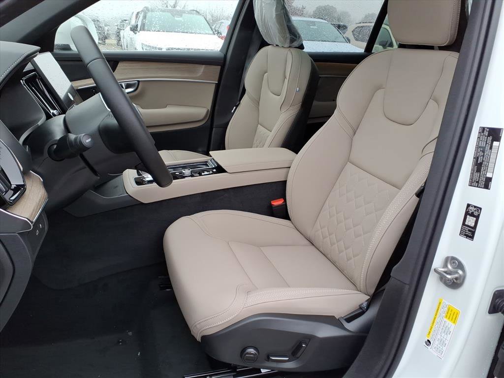 New 2026 Crystal White Volvo Plus image 5