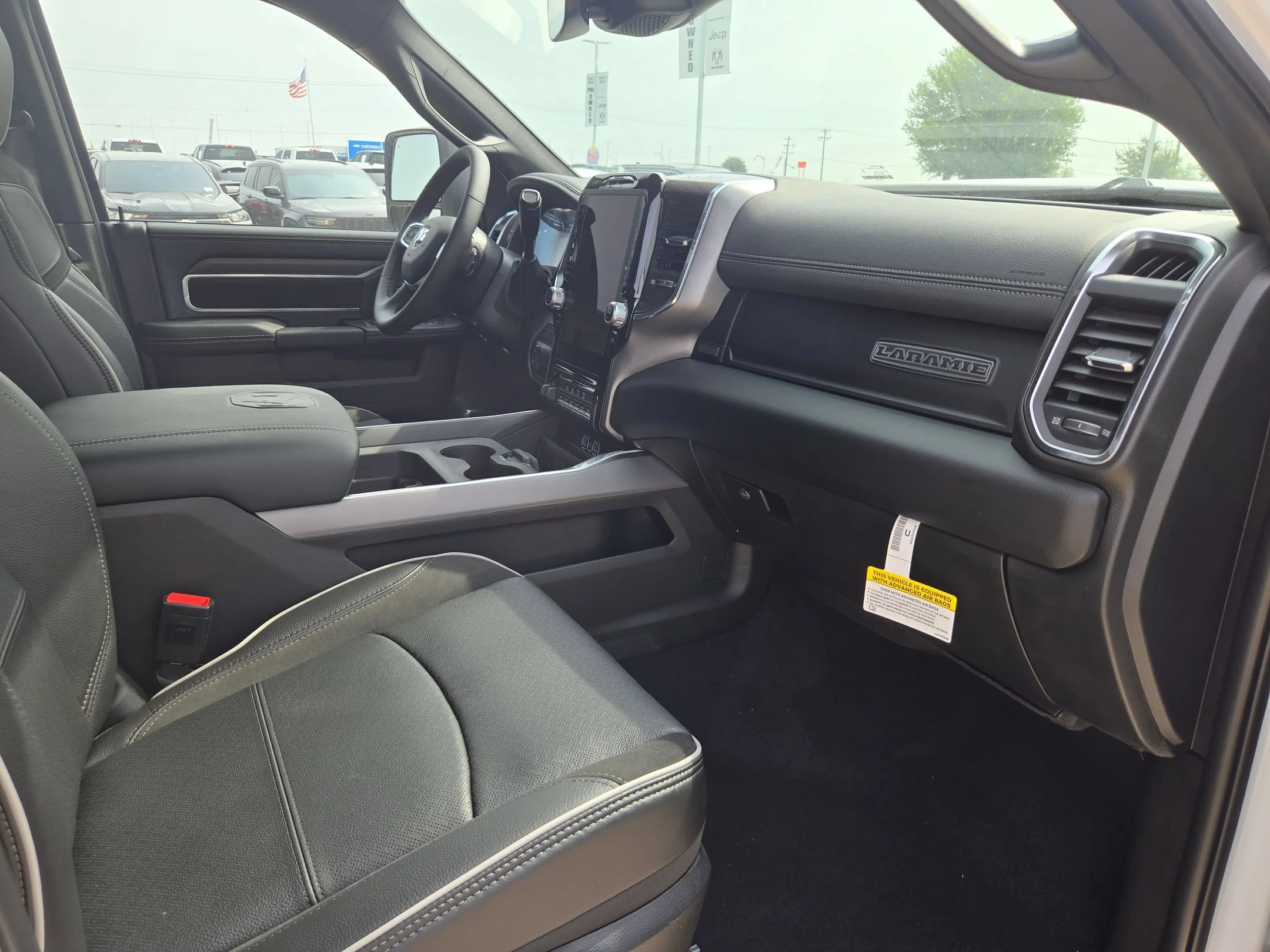 New 2026 Bright White Clear-Coat Exterior Paint RAM Laramie image 24