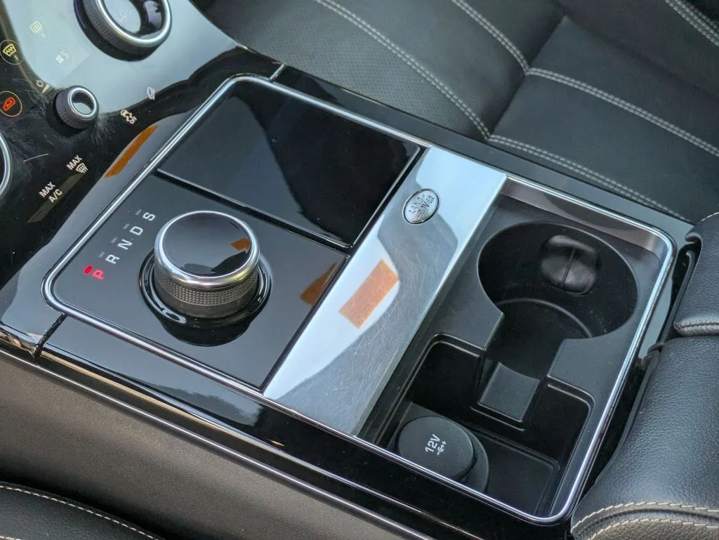 Used 2018 Gray Land Rover SE R-Dynamic image 16