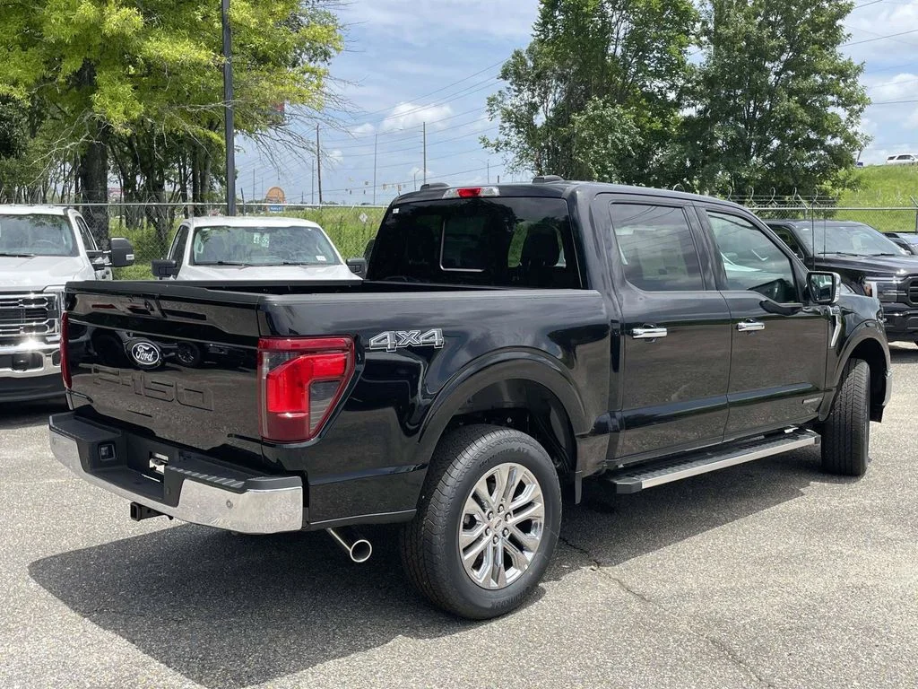 New 2026 Black Ford XLT image 3