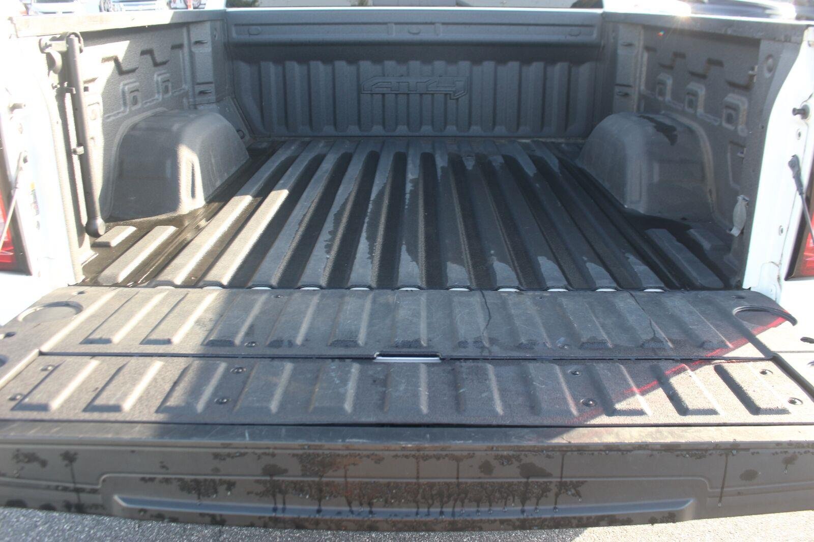 Used 2021 SUMMIT WHITE GMC AT4 image 12