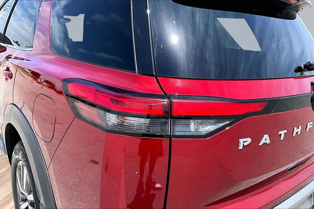 Used 2023 Red Nissan SL image 29