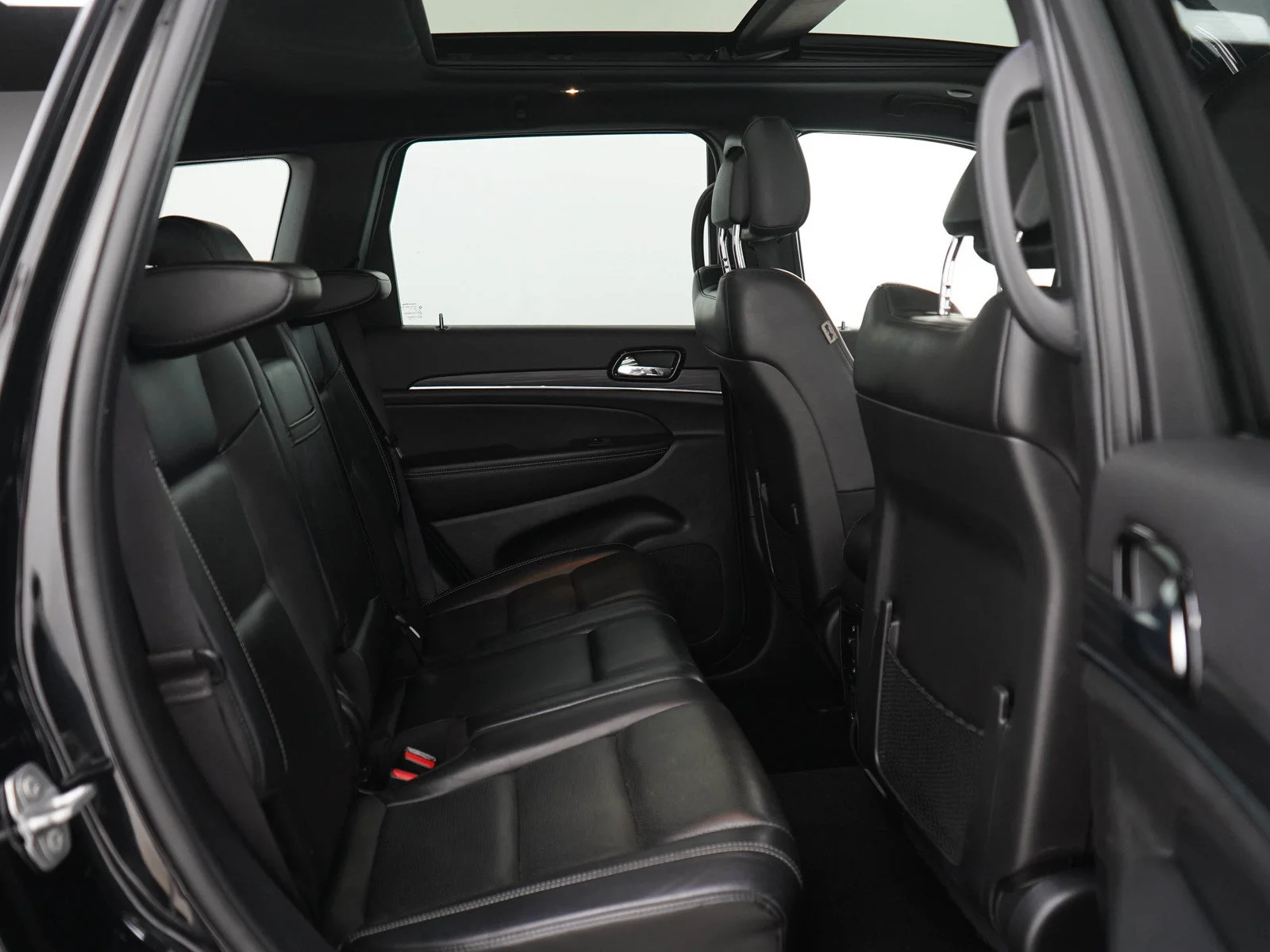 Used 2021 Diamond Black Crystal Pearlcoat Jeep Limited image 12