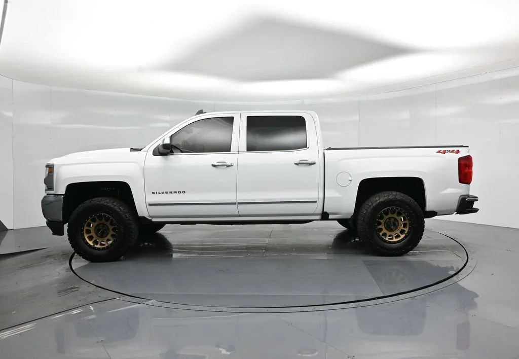 Used 2018 White Chevrolet LTZ image 26