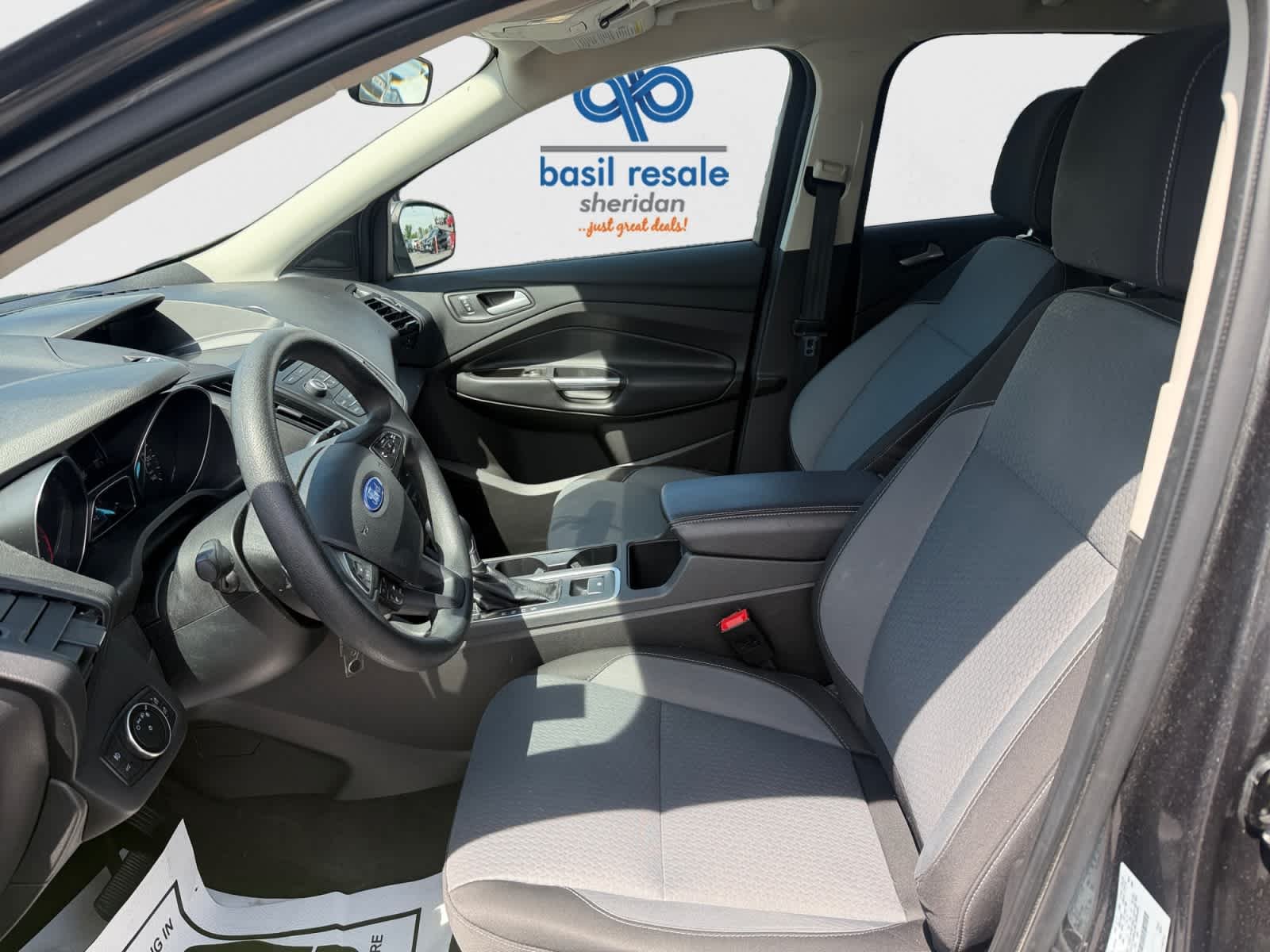 Used 2017 Magnetic Ford SE image 12