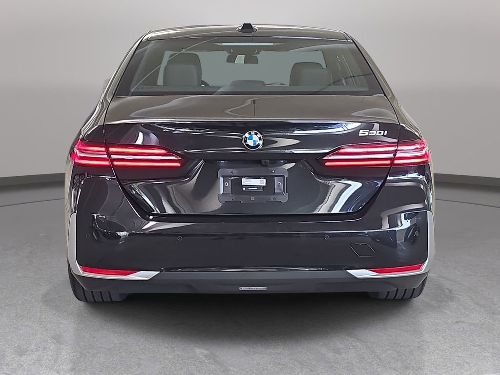 Used 2026 Black Sapphire Metallic BMW 530i image 8